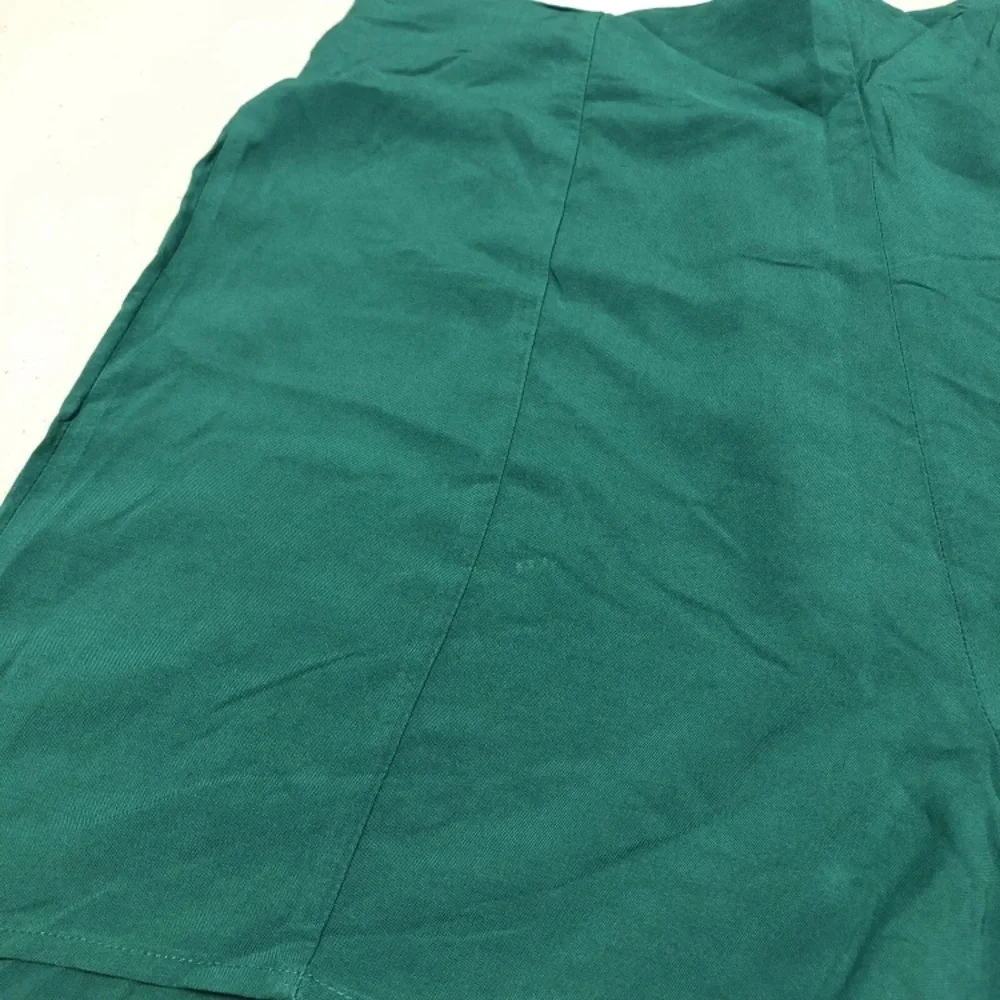 NWT SOCIETY + STITCH Women’s Emerald Green Solid Woven Shorts (see Descriptions)